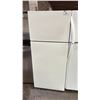 Image 1 : ARMANA 30"W SWING DOOR REFRIGERATOR WITH TOP FREEZER