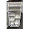Image 3 : ELECTROLUX 30"W REFRIGERATOR WITH TOP FREEZER