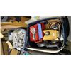 Image 3 : PALLET OF ASSORTED GOODS: ASSORTED VEHICLE LIGHTS, CAR MATS & MORE