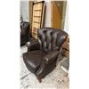 Image 3 : LEATHER TUFTED LOUNGE CHAIR