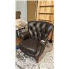 Image 1 : LEATHER TUFTED LOUNGE CHAIR