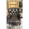 Image 2 : LEATHER TUFTED LOUNGE CHAIR