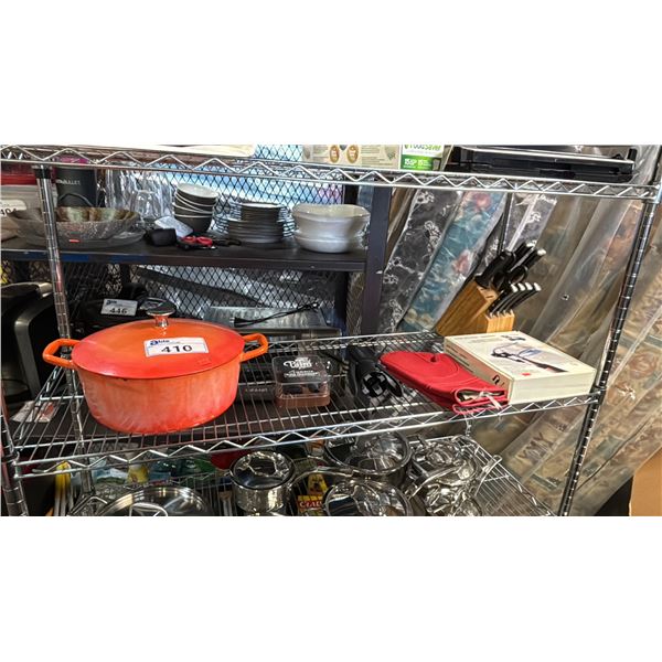 LAGOSTINA DUTCH OVEN, WINE SAVER, POT HOLDERS, KNIVES IN KNIFE BLOCK & CORK SCREWS