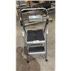 Image 2 : 2-STEP STEP LADDER