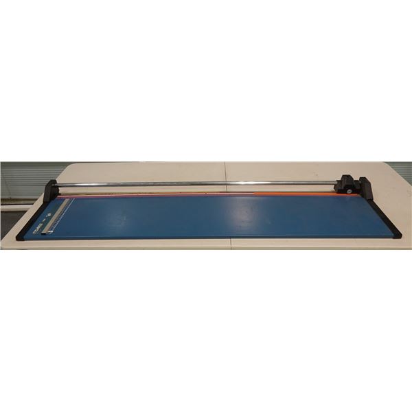 Dahle 558 Professional Rotary Trimmer 14.5"W x 59" L