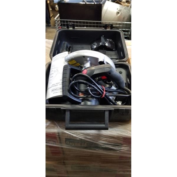 AS NEW CRAFTSMAN 7-1/4  CIRCULAR SAW WITH LASER TRAC, NEW BLADE AND CASE