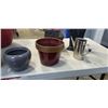 Image 2 : LOT OF POTS, PLANTERS, AND VASES