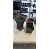 Image 4 : LOT OF POTS, PLANTERS, AND VASES