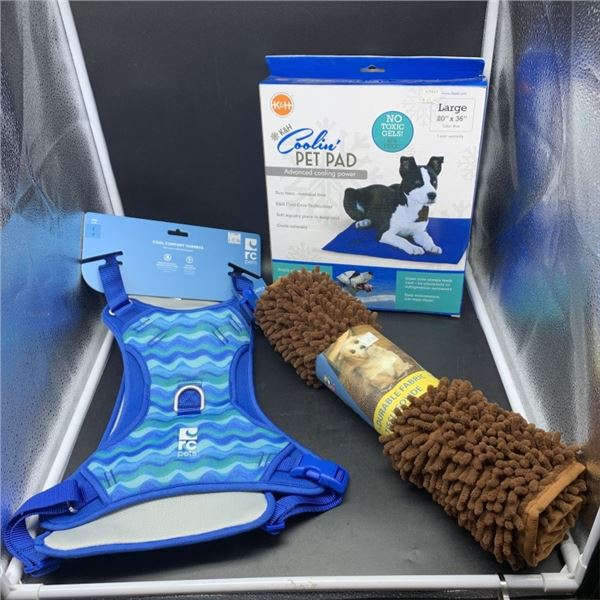 NEW RC PETS SIZE LARGE COOL COMFORT HARNESS WITH LARGE COOLING PET PAD AND ULTIMAT FOR DOG