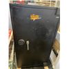 Image 1 : HEAVY METAL SAFE, WITH COMBINATION, WORKING, 46 INCH TALL, 26.5 WIDE, 24 INCH DEEP, APPROX 7-800LBS