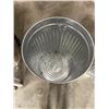 Image 2 : 2 GALVANIZED GARBAGE CANS AND LIDS