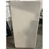 Image 1 : 4FT FOLDING TABLE
