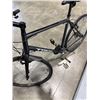 Image 6 : BLACK TREK FX1 COMMUTER BIKE