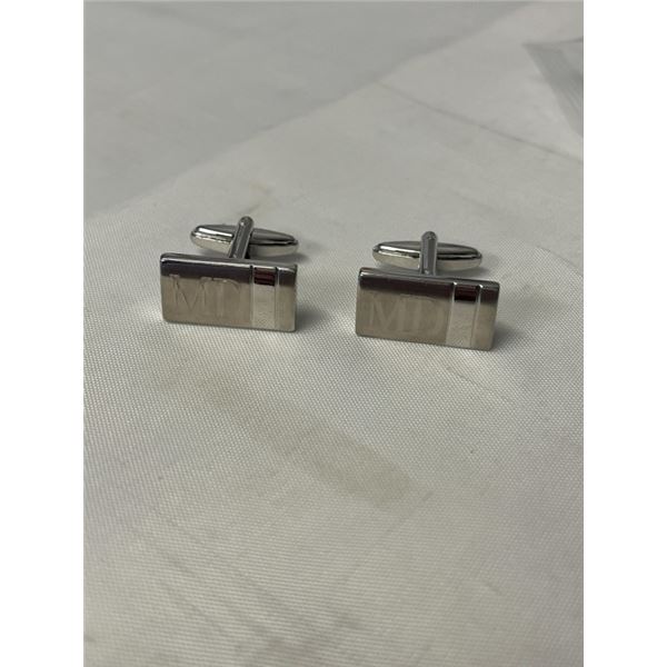 PAIR OF STERLING SILVER COLOUR MEDICAL DOCTOR CUFF LINKS EACH ENGRAVED MD