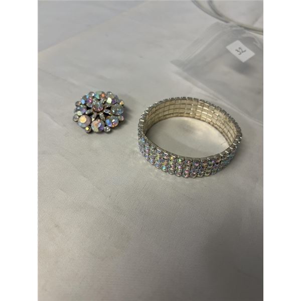 VINTAGE AURORA BOREALIS RHINESTONES STRETCH BRACELET AND BROOCH