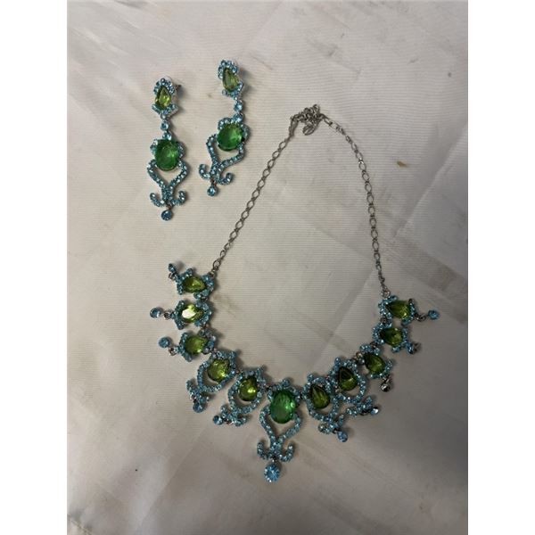 VINTAGE RHINESTONES CHOKER NECKLACE W/ MATCHING EARRING SET