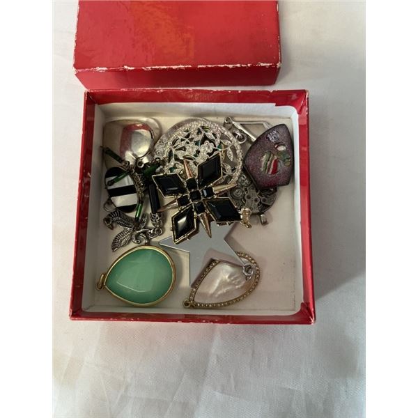 COLLECTION OF VINTAGE PENDANTS, ONE MARKED STERLING