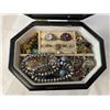 Image 3 : VINTAGE JEWELRY BOX W/ LOTS OF CONTENTS