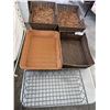 Image 1 : LOT OF WICKER STORAGE BASKETS