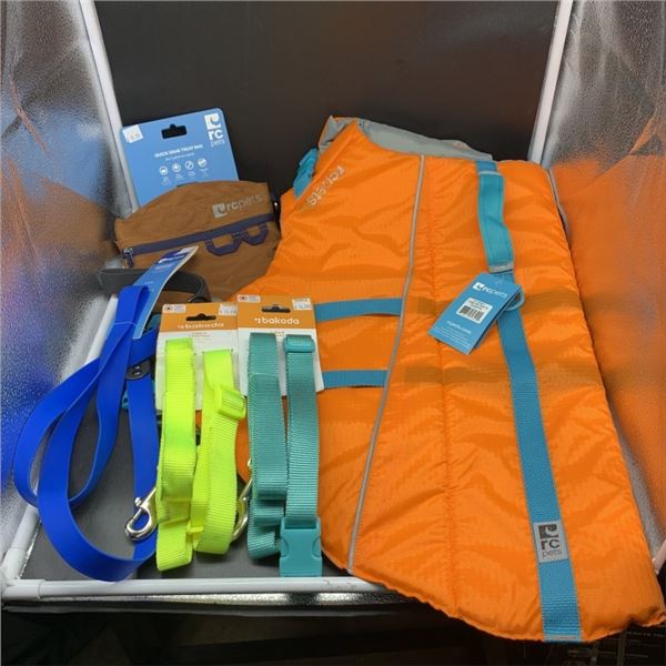 NEW RC PETS TIDAL LIFE VEST SIZE XL, QUICK GRAB TREAT BAG, WATERPROOF DOG LEASH AND COLLAR AND LEASH