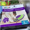 Image 8 : BOX OF NEW PET ACCESSORIES AND TOYS