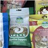 Image 10 : LOT OF GUINEA PIG FOOD AND SMALL PET FOOD AND ACCESSORIES