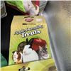 Image 8 : LOT OF GUINEA PIG FOOD AND SMALL PET FOOD AND ACCESSORIES