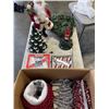Image 1 : TRAY AND BOX OF CHRISTMAS DECOR