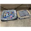 Image 1 : 2 NEW DOG BEDS AND DOG ACCESSORIES