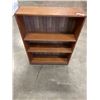 Image 1 : VINTAGE WOODEN BOOKSHELF
