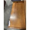 Image 2 : MAPLE VINTAGE COFFEE TABLE