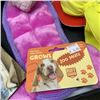 Image 9 : LOT OF NEW PET ACCESSORIES AND TOYS
