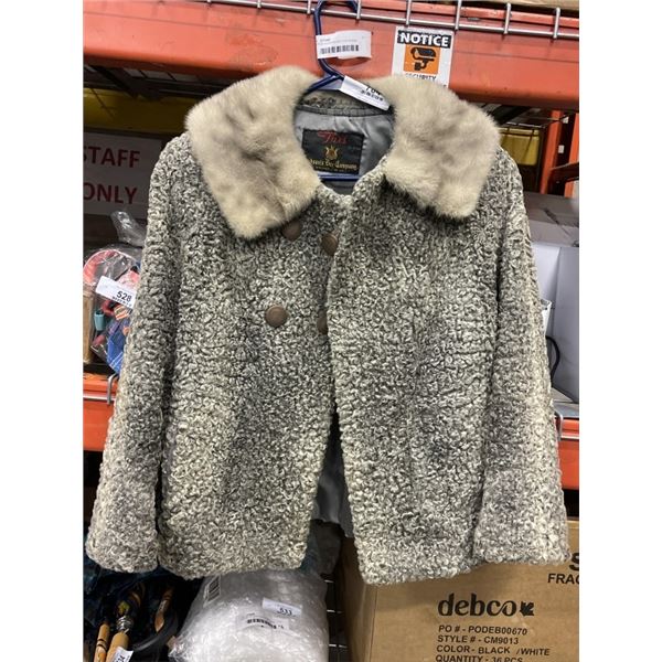 VINTAGE HUDSONS BAY FUR SHAWL