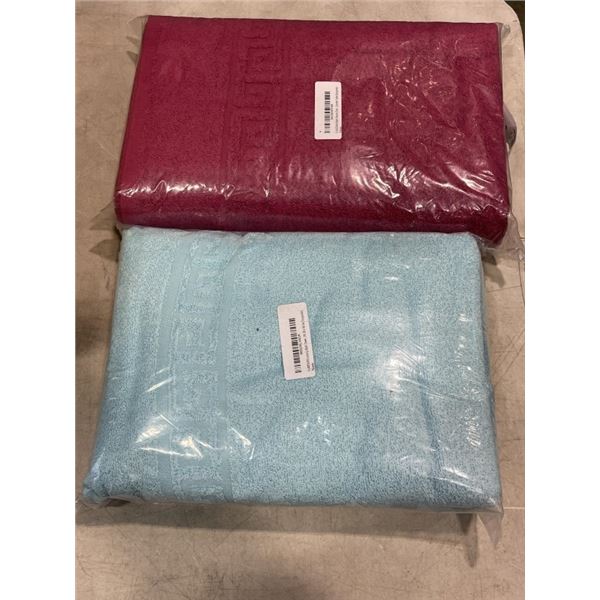 NEW TURQUOISE 28X56 BATH TOWEL AND BURGUNDY OVERSIZED TOWEL