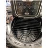 Image 2 : NINJA 5.2L AIR FRYER MAX XL - TESTED WORKING, RETAIL $249