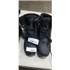 Image 3 : 2 SIZE 7 LADIES WINTER BOOTS - 1 NEW