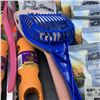 Image 3 : LOT OF NEW PET ACCESSORIES AND TREATS