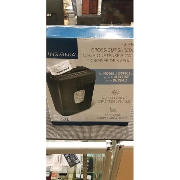 INSIGNIA 6-SHEET CROSSCUT SHREDDER WORKING