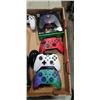 Image 3 : TRAY OF XBOX CONTROLLERS