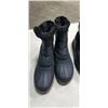 Image 3 : 2 NEW SIZE 9 LADIES WINTER BOOTS