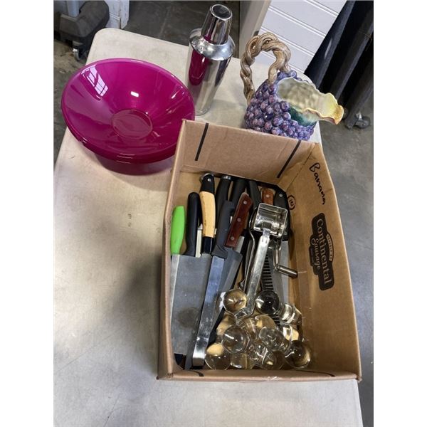 ASSORTED HOUSEHOLD DECOR, SERVING ITEMS ETC