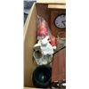 Image 2 : ASSORTED VINTAGE COLLECTIBLES AND DECOR