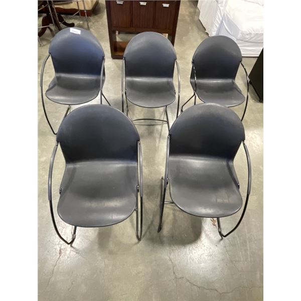 5 BLACK PLASTIC STACKING CHAIRS