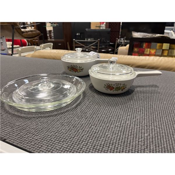 VINTAGE FIRE KING DISH AND 2 LIDDED CORNING WARE BAKING DISHES