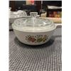 Image 2 : VINTAGE FIRE KING DISH AND 2 LIDDED CORNING WARE BAKING DISHES