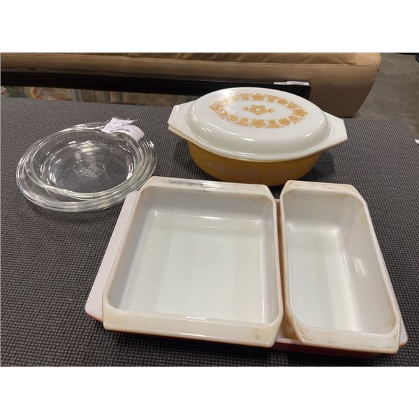 8 VINTAGE PRYEX BAKING DISHES - 1 W/ LID