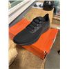Image 2 : NEW PAIR OF NIKE AIR ZOOM PEGASSUS BLACK SMOKE GREY SIZE US 14
