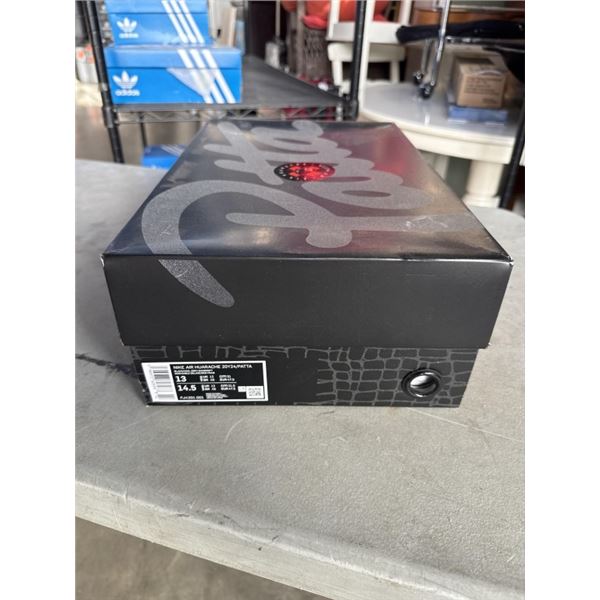 NEW NIKE AIR HUARACHE 20Y24 / PATTA SIZE US MENS 13, WOMENS 14.5