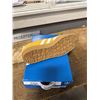 Image 5 : NEW PAIR OF ADIDAS GAZELLE SHOES SIZE US 6