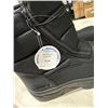 Image 3 : 2 NEW SIZE 10 MENS WINTER BOOTS